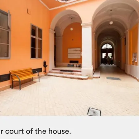 In Διαμέρισμα