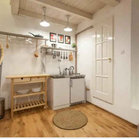 In Διαμέρισμα *